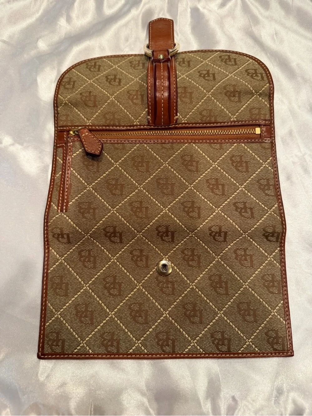 Dooney & Bourke Clutch Wallet